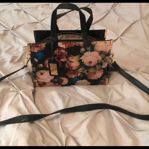 Cross body purse 👜 Great condition! - Picture 1 of 5